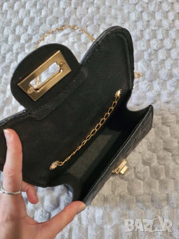 Дамска чанта, снимка 3 - Чанти - 53003961