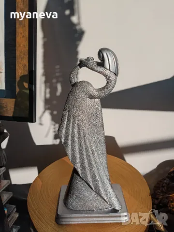 Футуристична, метална  статуетка "Жената лебед" , снимка 2 - Статуетки - 49262520