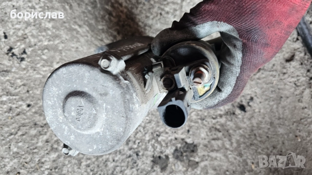 Стартер за Фолксваген Пасат б6 , снимка 2 - Части - 51545651