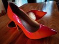 Обувки , снимка 1 - Дамски обувки на ток - 44324755