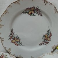 Ретро порцеланови чинии за основно , снимка 2 - Антикварни и старинни предмети - 44343764