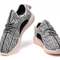  оригинални маратонки  Adidas Yeezy Boost 350  номер 43 , снимка 1 - Маратонки - 33927584