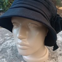 Дамска шапка Малка периферия Черна Лукс, снимка 1 - Шапки - 41809792