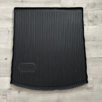 Оригинална гумена постелка за багажник за Audi A8 след 2018г, снимка 1 - Части - 44536333