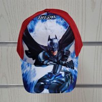 Нова детска шапка с козирка Батман (Batman) в червен цвят, снимка 1 - Шапки, шалове и ръкавици - 41806149