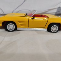 Метална количка Revell Chevrolet Corvette Stingray в мащаб 1/24, снимка 2 - Колекции - 39886382