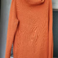 Продавам вълнена фанела с висока яка поло пуловер  Оранжева  , снимка 1 - Блузи с дълъг ръкав и пуловери - 42280123