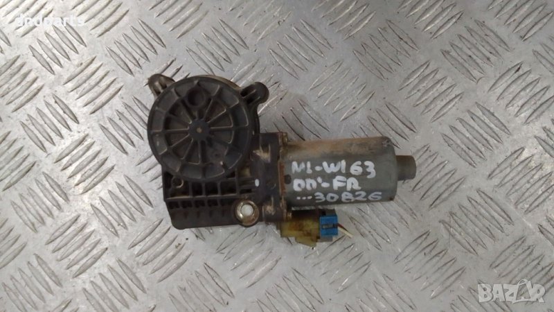 Моторче стъклоповдигач врата Mercedes ML W163 2000г.(предна дясна)	, снимка 1