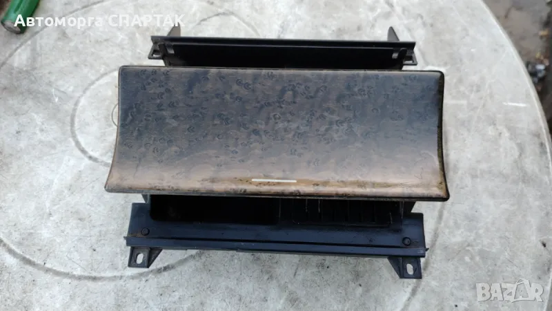 ПЕПЕЛНИК ПРЕДНА КОНЗОЛА MERCEDES W208, снимка 1