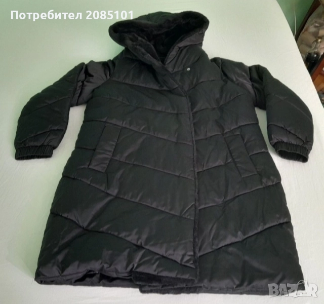 Дамско черно зимно яке с качулка, снимка 1