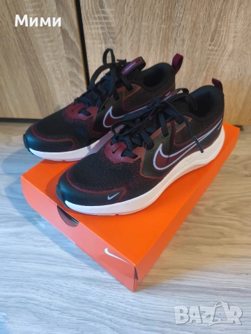 Дамски маратонки "Nike"Cosmic Runner ES , снимка 3 - Маратонки - 53791585