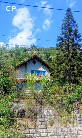Продава се къща в гр. Мъглиж