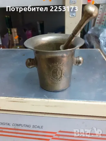 Среден аптекарски хаван с уши