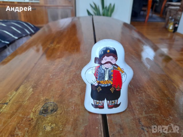 Стара порцеланова фигурка #4