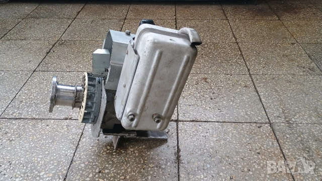 Двигател двутактов с въздушно охлаждане , снимка 3 - Други машини и части - 50518232