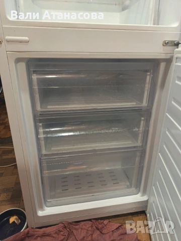 Огромен хладилник с долна камера, използван, снимка 5 - Хладилници - 53775900