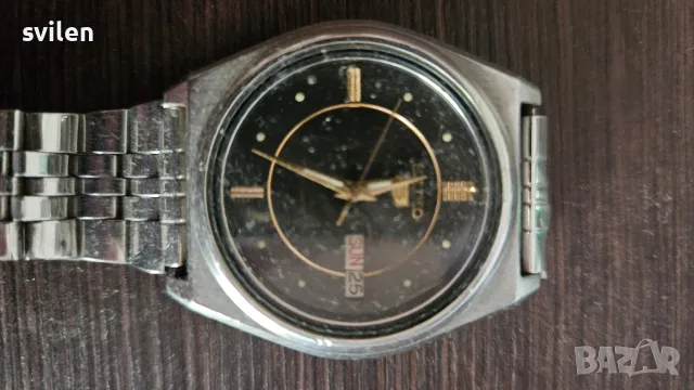 Продавам часовник seiko 5