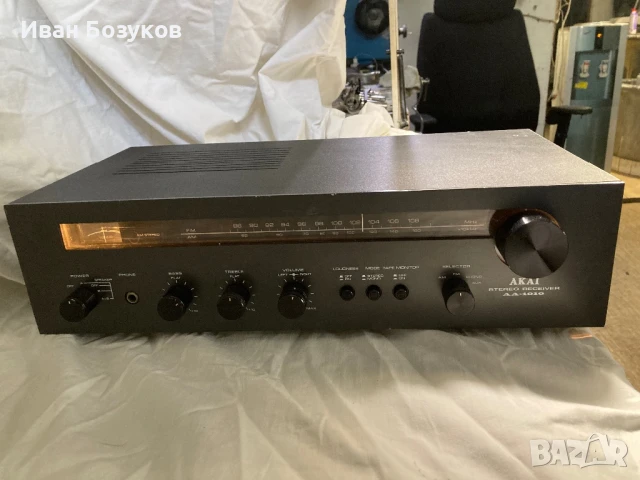 Продавам Akai A 1010