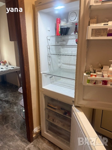 Хладилник с фризер 