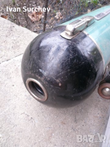 РЕТРО ПРАХОСМУКА4КА  РАКЕТА ОТ ПЕДЕСТЕ ГОДИНИ, снимка 2 - Други стоки за дома - 34645593