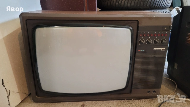 Телевизор Електрон В.Търново от соца ретро не работи 
