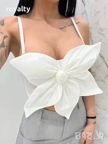 Бял дамски топ с ефектно цвете, снимка 6 - Корсети, бюстиета, топове - 49486467