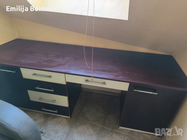 Голямо бюро с шкафове и чекмеджета, снимка 3 - Бюра - 53677340