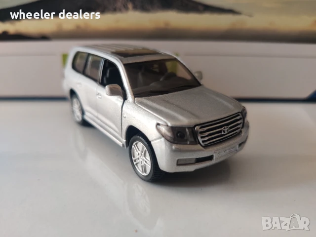 Метална количка Toyota Land Cruiser V8 Siku мащаб 1:55, снимка 7 - Колекции - 50836110