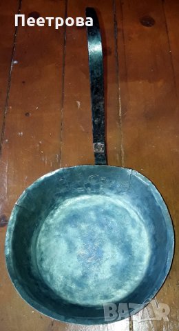 Стар меден тиган с желязна дръжка, вероятно от началото на 20-ти век., снимка 2 - Антикварни и старинни предмети - 35668924