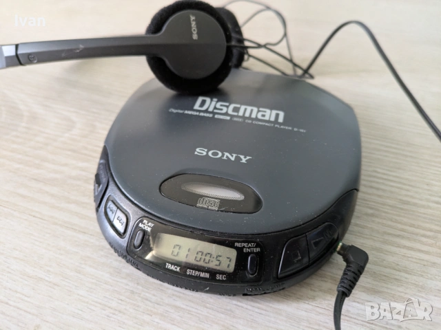 Преносим CD плейър Sony Discman D-151, Mega Bass, винтидж уокмен '96.