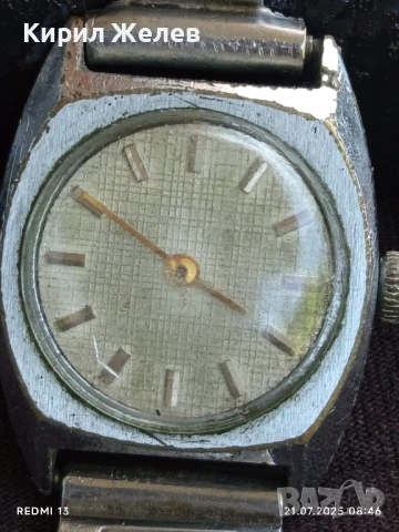 Стар механичен часовник от соца с позлатени цифри и стрелки за КОЛЕКЦИЯ 31370, снимка 2 - Антикварни и старинни предмети - 51087659