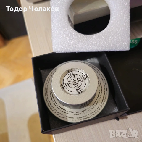 Клампа Record Aluminum Stabilizer with Bubble Level Silver Cтабилизатор, снимка 14 - Грамофони - 53393570