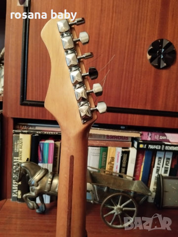Електрическа китара Rockwood by Hohner и кубе, снимка 6 - Китари - 44620110