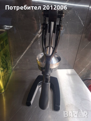 Ръчна цитрус преса, снимка 2 - Сокоизстисквачки и цитрус преси - 53768725