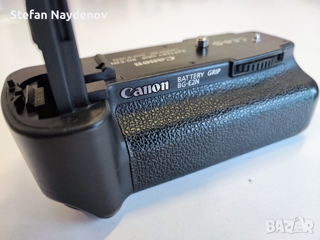 Canon BG-E2N Battery Grip, снимка 2 - Батерии, зарядни - 44558535