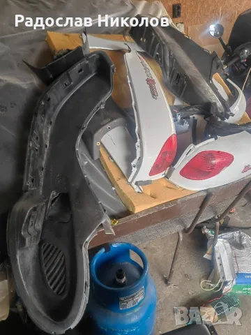 Спойлери за piaggio x9 250 всичко е налично 