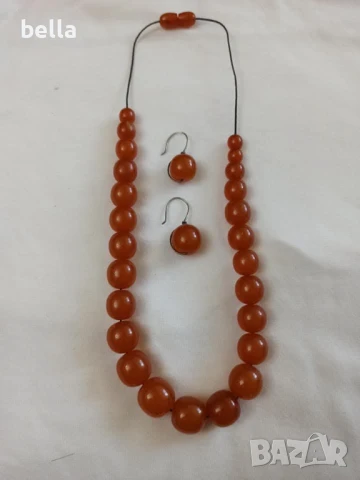 Стар руски  кехлибарен гердан с  кръгли,плътни зърна и обеци кехлибар и сребро ,50 грама