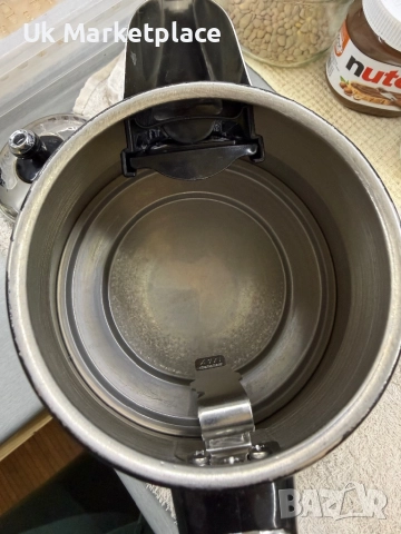 Електрическа кана за вода Delonghi, снимка 2 - Кафемашини - 52546880