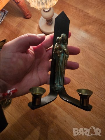 Старинен бронзов  свещник с дева Мария бородица с младенеца., снимка 2 - Антикварни и старинни предмети - 44614796