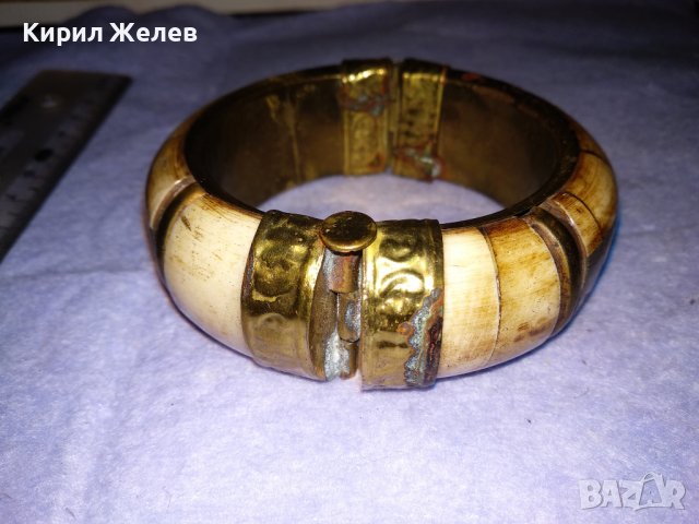 СТАРА МАЙСТОРСКА ТИБЕТСКА БРОНЗОВА ГРИВНА с КАМИЛСКА КОСТ и ИНКРУСТИРАНИ МЕСИНГОВИ СЛОНЧЕТА 73631, снимка 13 - Антикварни и старинни предмети - 41202126