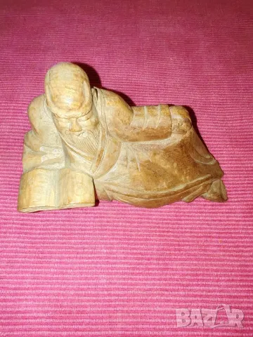 Стара,китайска, статуетка, дърворезба. 