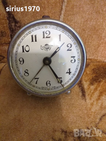 Много стар будилник от Ереван овски часовникарски завод, снимка 1 - Стенни часовници - 36228677