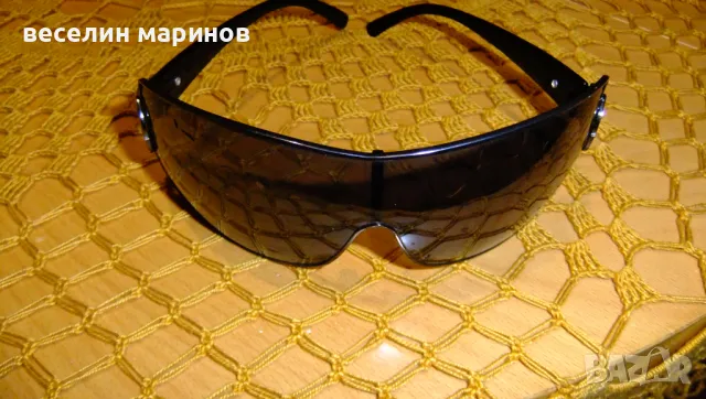 Продавам три вида слънчеви очила; Трусарди, Грандвижън и спортни. , снимка 8 - Слънчеви и диоптрични очила - 47680657