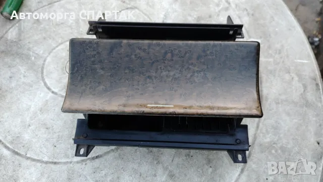 ПЕПЕЛНИК ПРЕДНА КОНЗОЛА MERCEDES W208