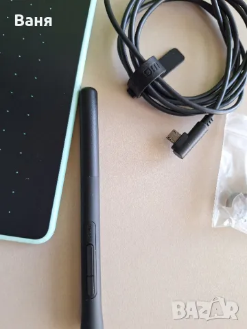 Графичен таблет Wacom - Intuos M Bluetooth, Pistachio + ръкавица, снимка 3 - Таблети - 48732697