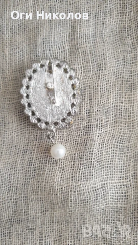 Брошка Камея с камъни и перла, снимка 3 - Антикварни и старинни предмети - 50958168