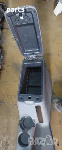 Подлакътник - Панел Между Седалките Jeep Чероки XJ
- 0055115450, снимка 5 - Части - 48135691