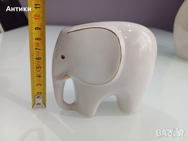 Стар порцеланов слон, снимка 3 - Статуетки - 52661380