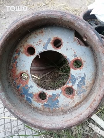 гуми, джанти и хидравлична бутилка за ремарке рсд 4 тона 