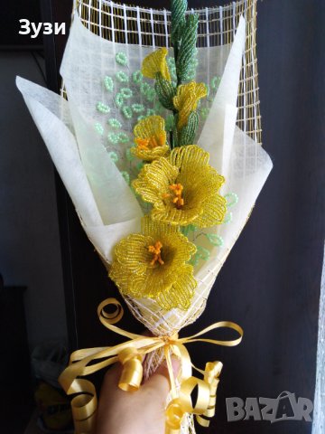 Цветя от мъниста-гладиоли. , снимка 4 - Изкуствени цветя - 41856661